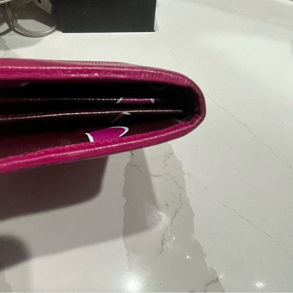 ♦️♦️Vintage GUCCI pink double GG leather wallet with pink hearts inside♦️♦️ - Picture 4 of 8